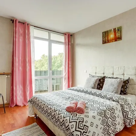 Chic And Spacious Apart With Parking Ris-Orangis