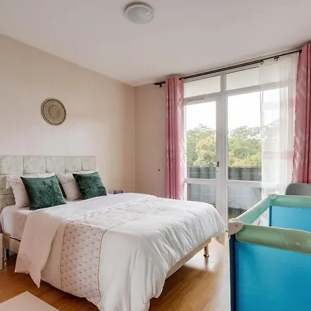 Chic And Spacious Apart With Parking Ris-Orangis
